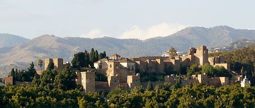 512px-Alcazaba_de_Málaga_desde_el_puerto